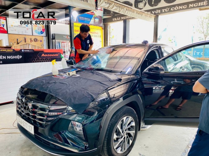 Dán film cách nhiệt Fujimax xe Hyundai Tucson 2022
