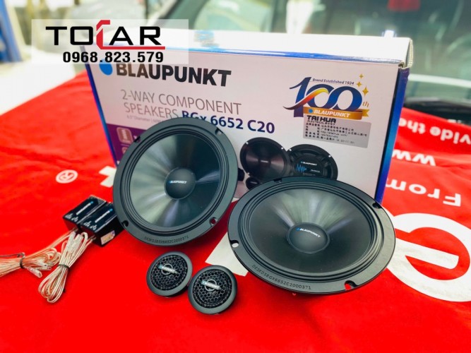 Toyota Veloz nâng cấp Loa cánh Blaupunkt