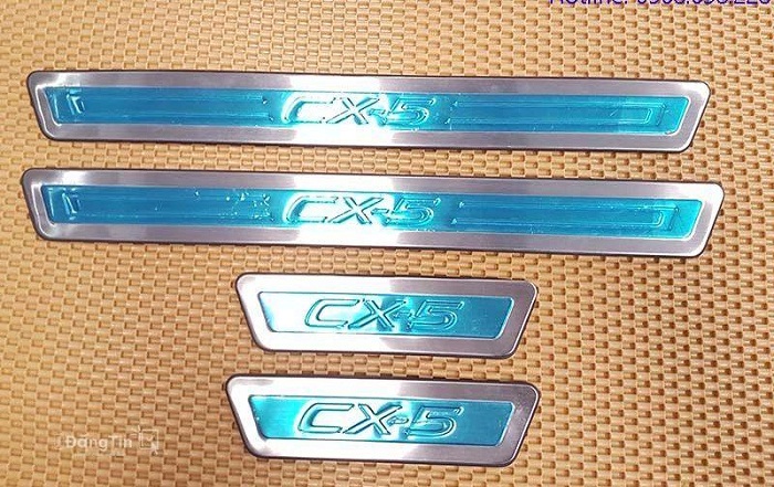 Chống trầy bậc cửa ngoài xe Mazda CX5 17 - 18