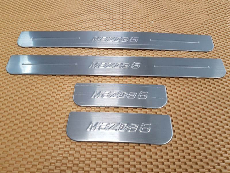 Chống trầy bậc cửa ngoài xe Mazda 6