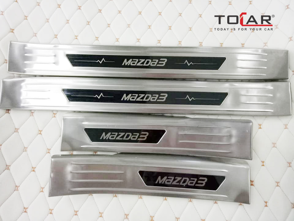 Chống trầy bậc cửa Mazda 3 - hàng đẹp