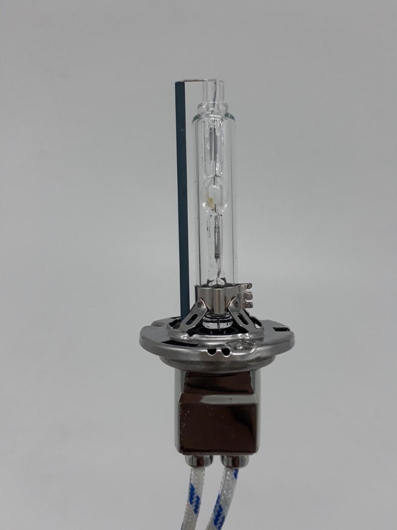 Có tuổi thọ và độ bền bỉ cao hơn bóng halogen