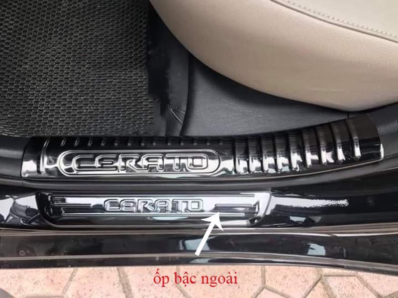Chất liệu inox cao cấp, không han rỉ, lắp đặt đơn giản với băng dính 3M