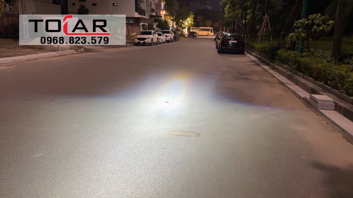 Bi led Zestech BX8 co sang khong